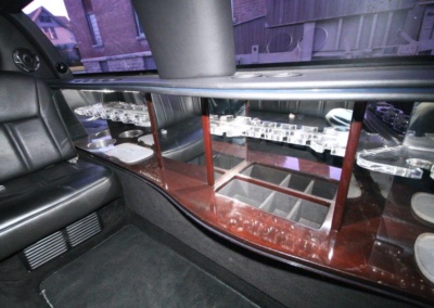 2011 Lincoln Town Car Limousine 120 Long door 10 Passenger Limo Coach Bar