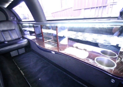 2011 Lincoln Town Car Limousine 120 Long door 10 Passenger Limo Coach Interior Bar