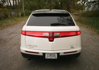 2014 MKT Lincoln Town Car SUV Limo Rear