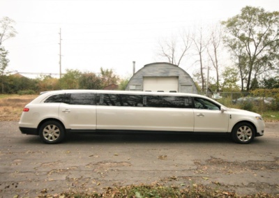 2014 MKT Lincoln Town Car SUV Limo Passenger Side View