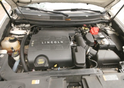2014 MKT Lincoln Town Car SUV Limo Engine